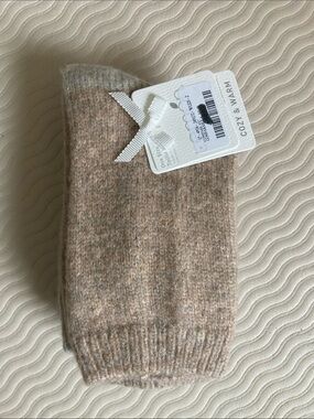 Fuzzy Heathered Knit Socks in Light Gray-Beige